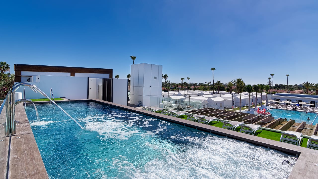 Pool Club Maspalomas Suites & SPA