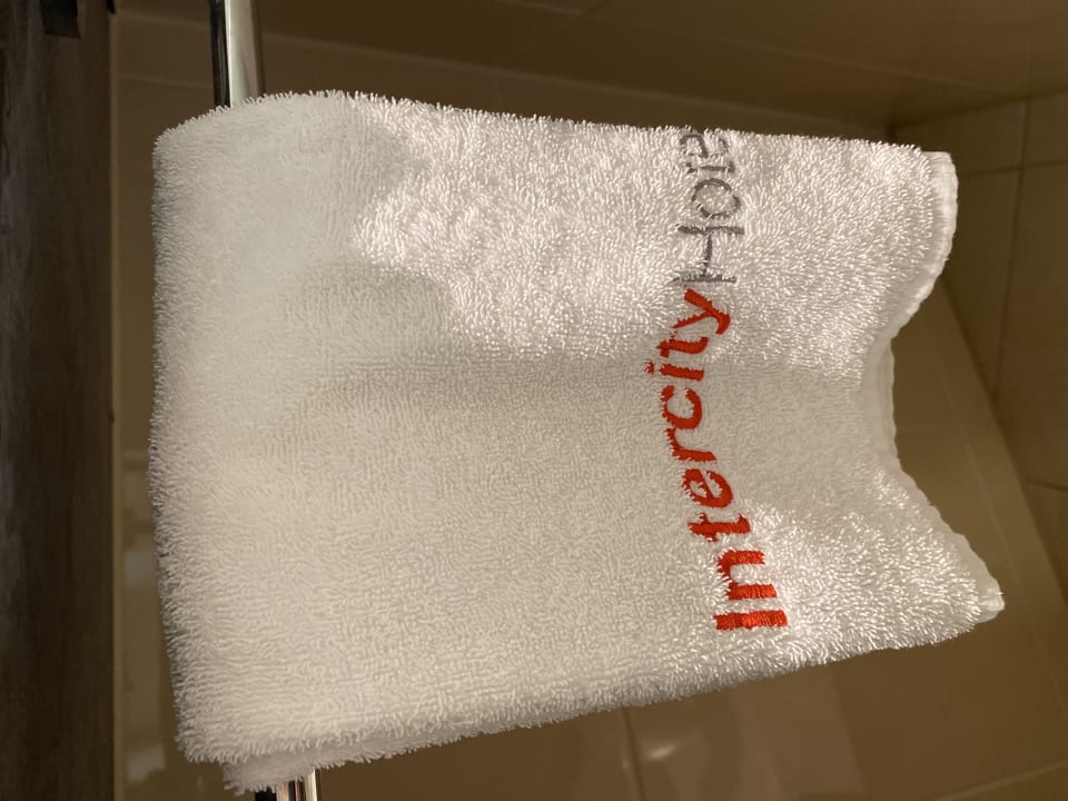 Zimmer IntercityHotel Berlin Hauptbahnhof
