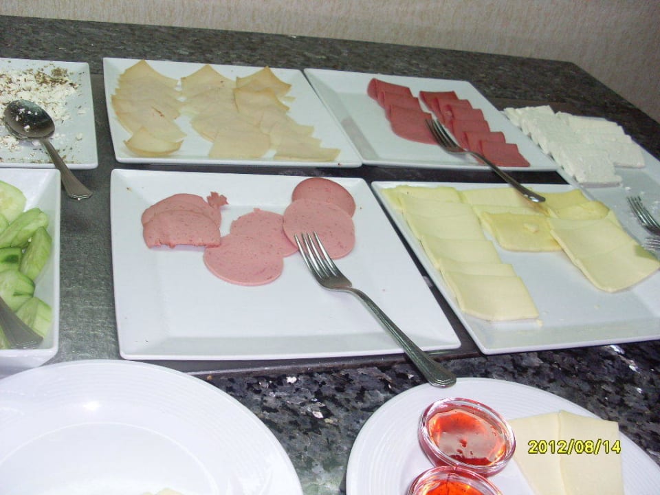 Immer das selbe Essen / Frühstück und trocken Kayamaris Hotel