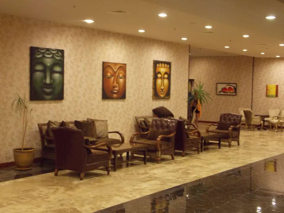 Холл Siam Elegance Hotels & Spa