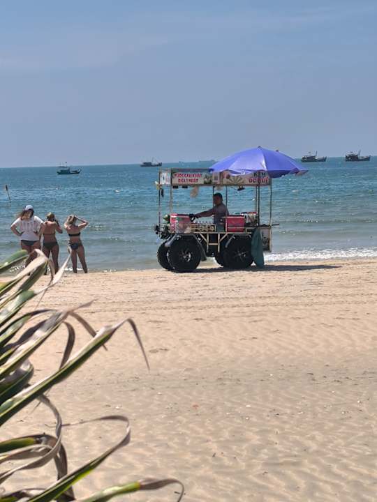 Strand Pandanus Resort
