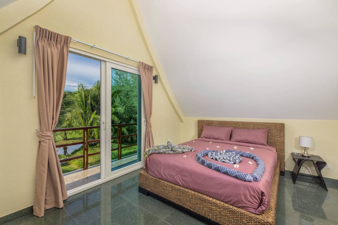 Large rooms with comfortable beds and matress Koh Chang Villa 65C