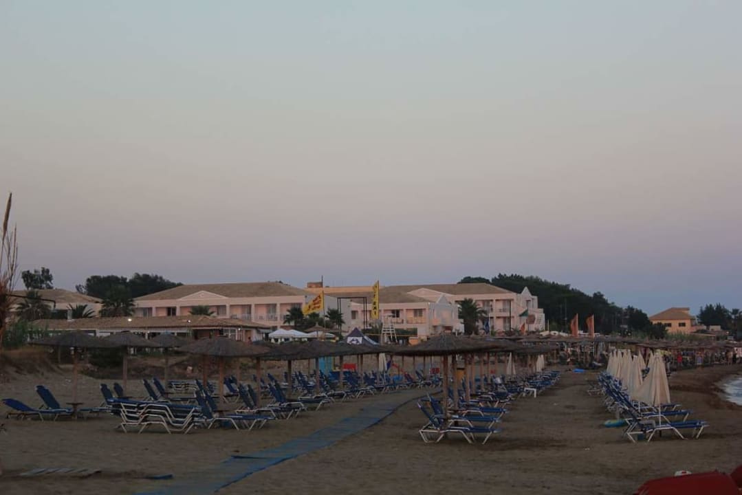 Piękna plaża Sandy Beach Resort