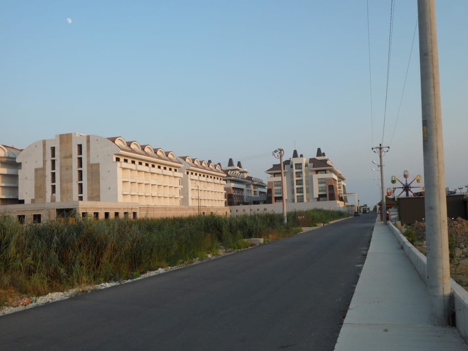 Hotel mit angrenzender Baustelle Sherwood Dreams Resort
