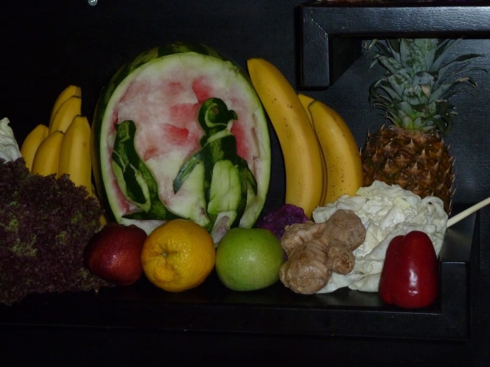 Kunst am Obstbüffet TUI BLUE Oceanis Beach and Spa Resort