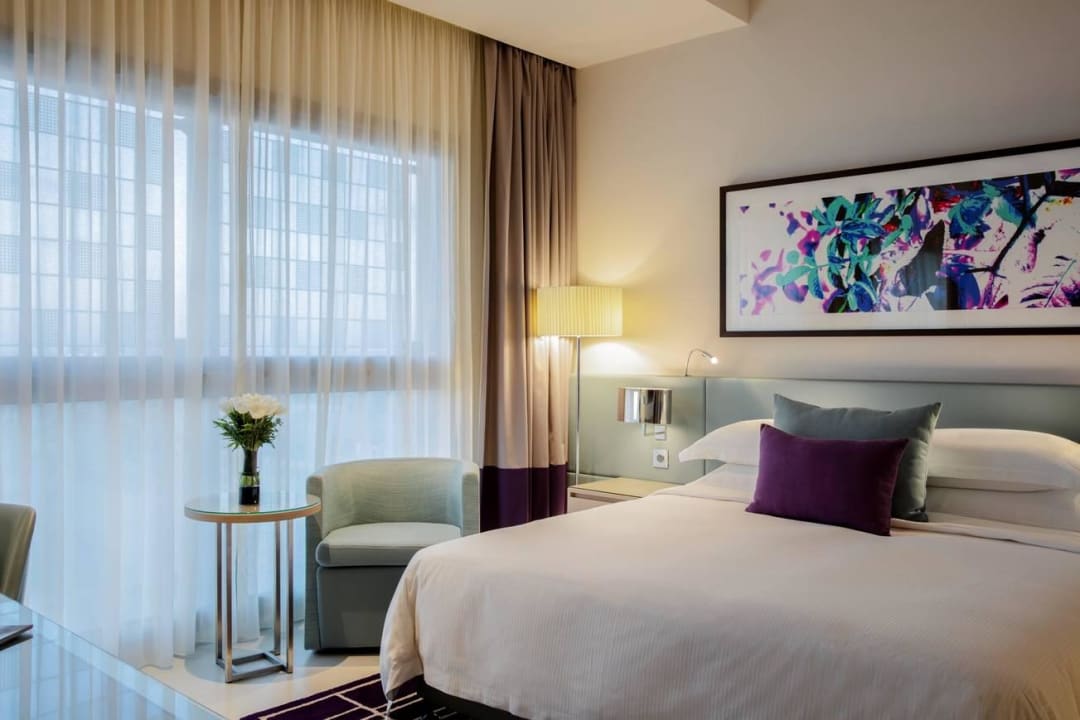 Deluxe one bedroom suite - Bedroom Capital Centre Arjaan by Rotana