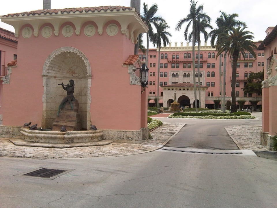 Einfahrt/ Checkpoint: Boca Raton Resort Boca Raton Resort and Club, A Waldorf Astoria Resort