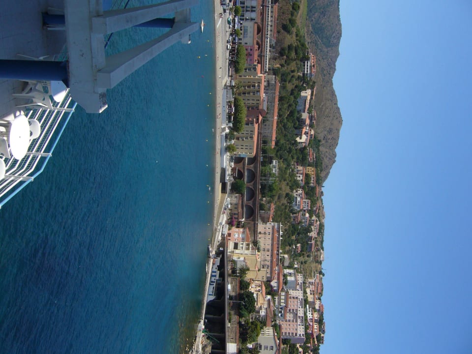 Le village, sa plage principale et ses commerces Hotel La Vigie