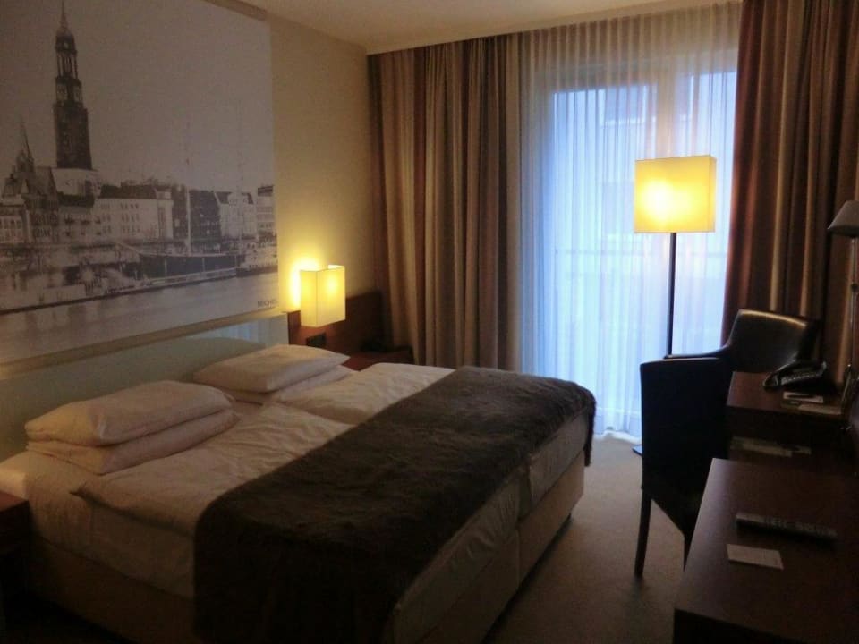 Gute Nacht im Lindner Lindner Hotel Hamburg Am Michel, part of JdV by Hyatt