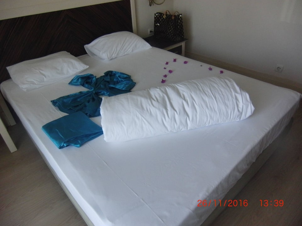 So fanden wir das Zimmer vor nach Strandbesuch Aydinbey Kings Palace & Spa