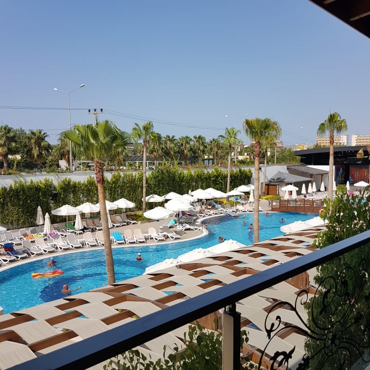 Pool Mary Hotel Side