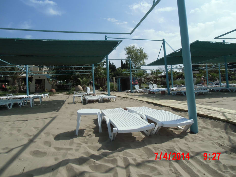 Liegeüberdachung Iz Flower Side Beach Hotel