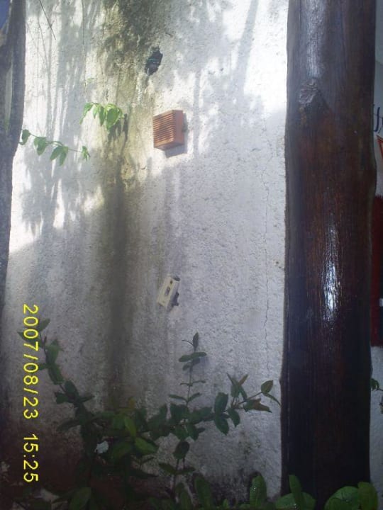 Paredes y fachada interna hotel Hotel Miramar Village