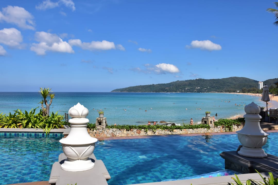 Pool und Ausblick auf die Bucht Beyond Karon - Adults only 18+