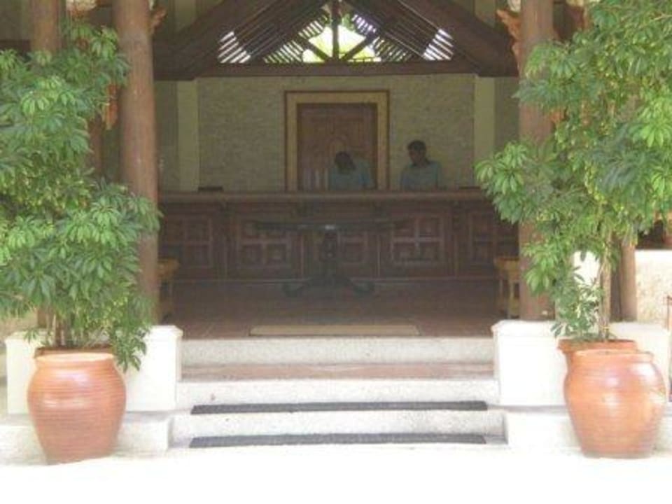 Lobby-Eingang Kuramathi Maldives