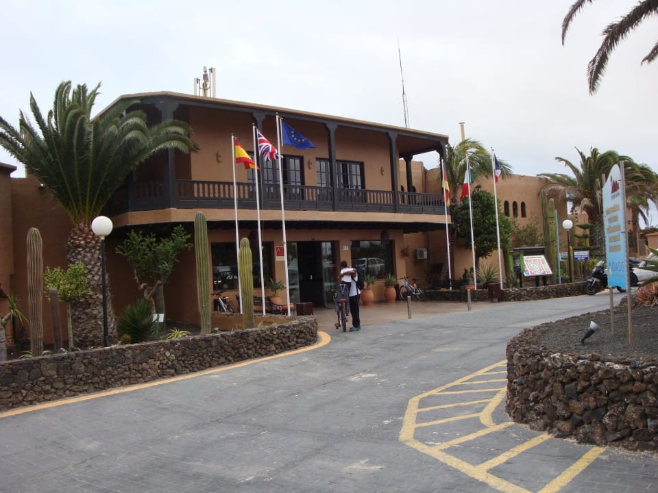 Hoteleingang Hotel Oasis Dunas