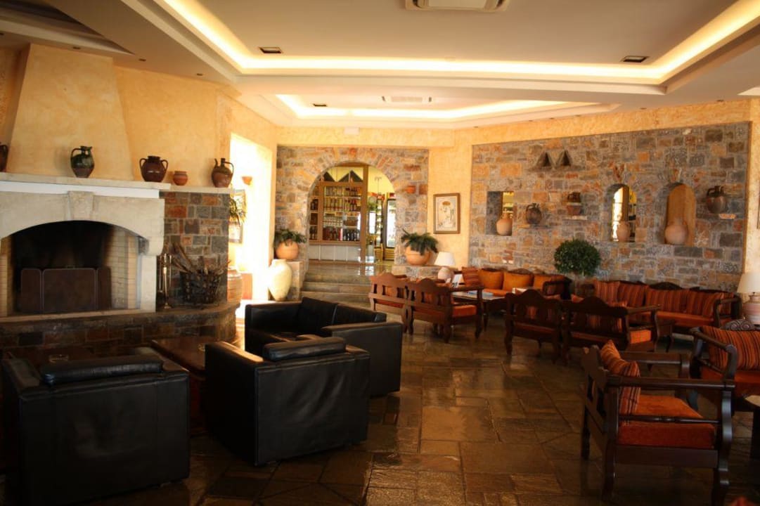 Salon mit Kamin Alexander Beach Hotel & Village Resort