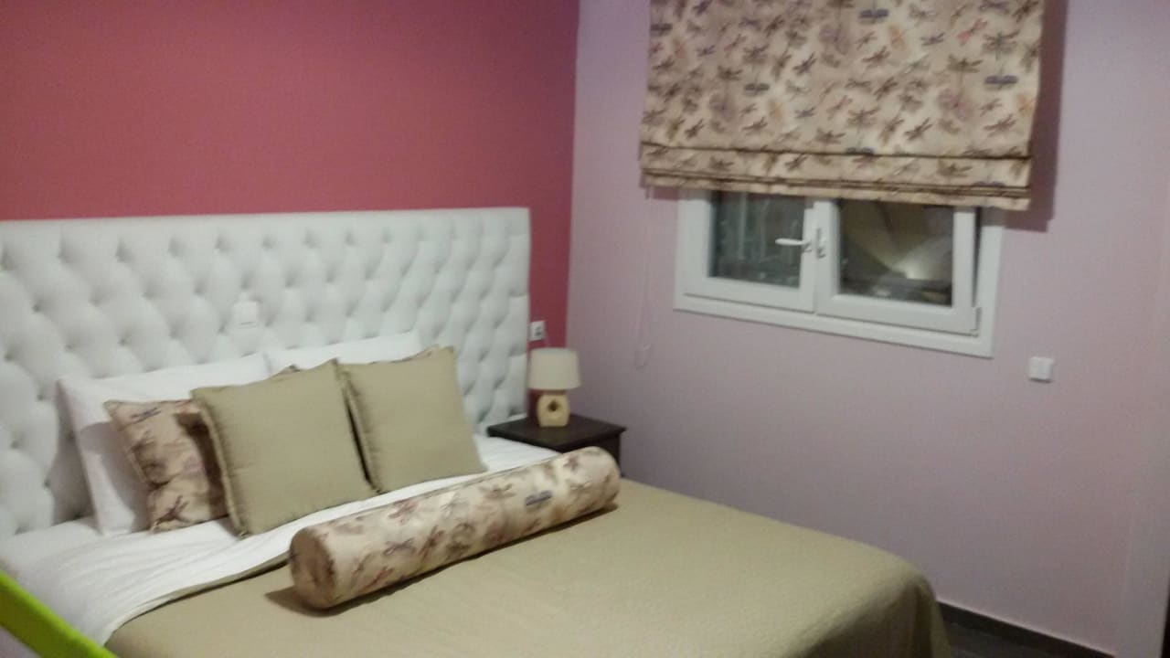 Schlafzimmer mit Boxspringbett Villa Sissy