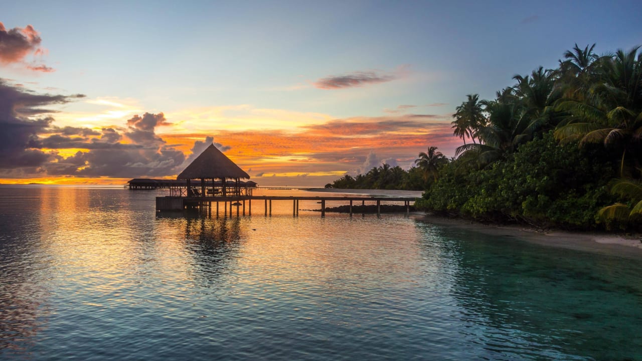 Abendstimmung vor der Strandbar (nicht im Bild) Filitheyo Island Resort