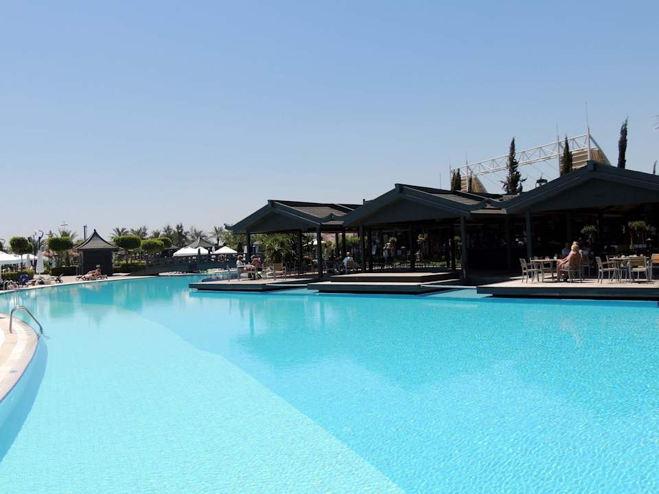 Toller großer Pool Limak Lara Deluxe Hotel & Resort