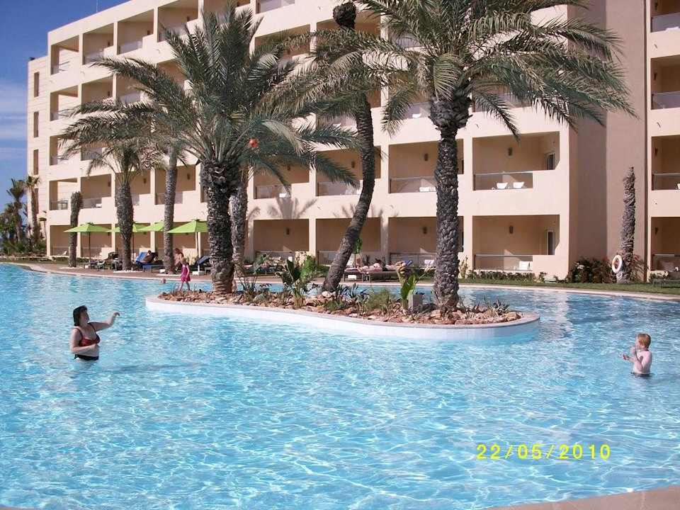 Teilansicht Pool Hotel Rosa Beach