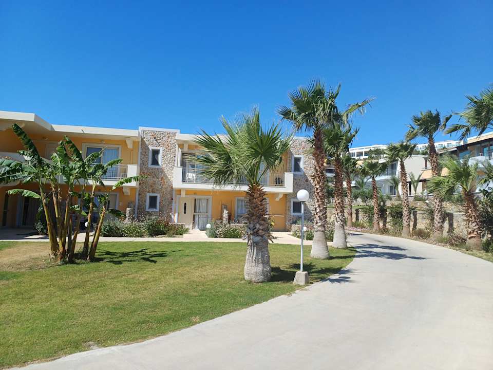 Gartenanlage Grand Blue Beach Hotel