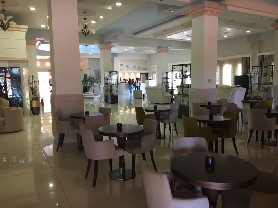 Lobby Hotel Gaia Palace