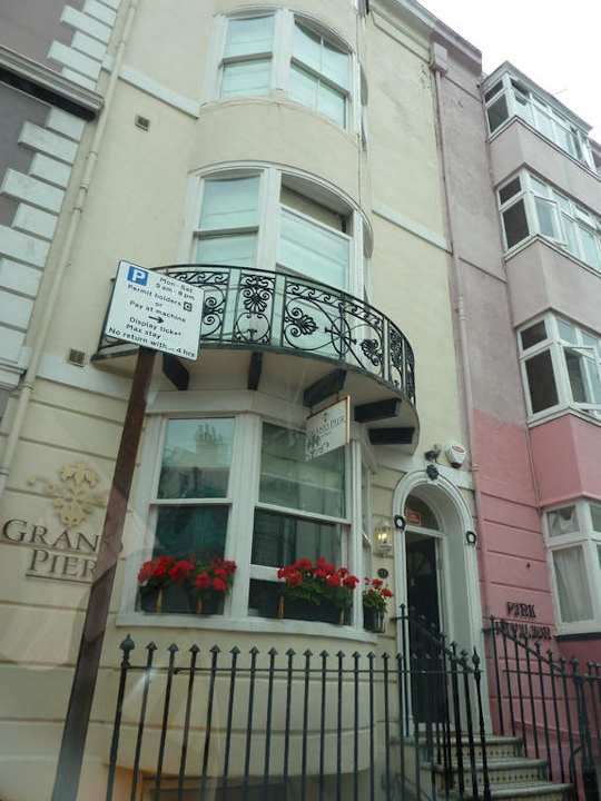 Außenansicht Grand Pier Guest House