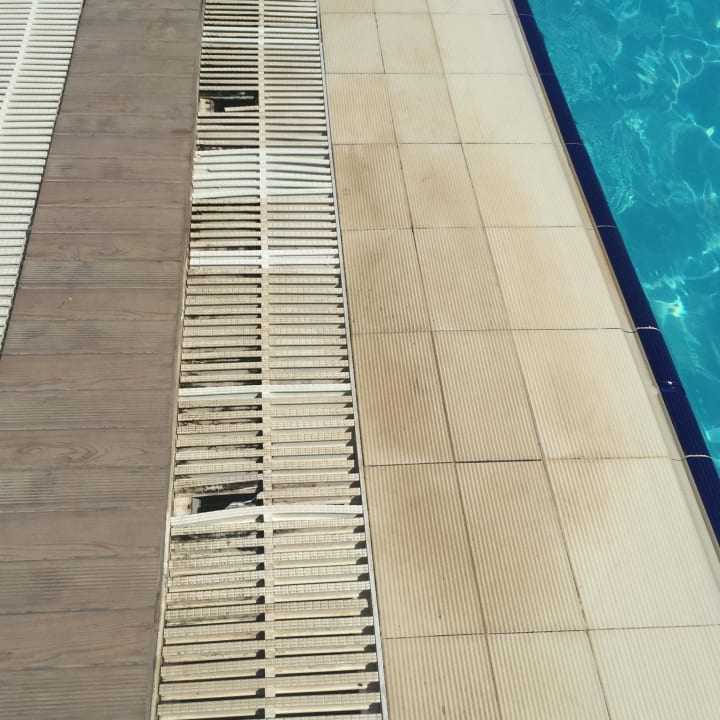 Pool ist dreckig und gefährlich! My Aegean Star Hotel