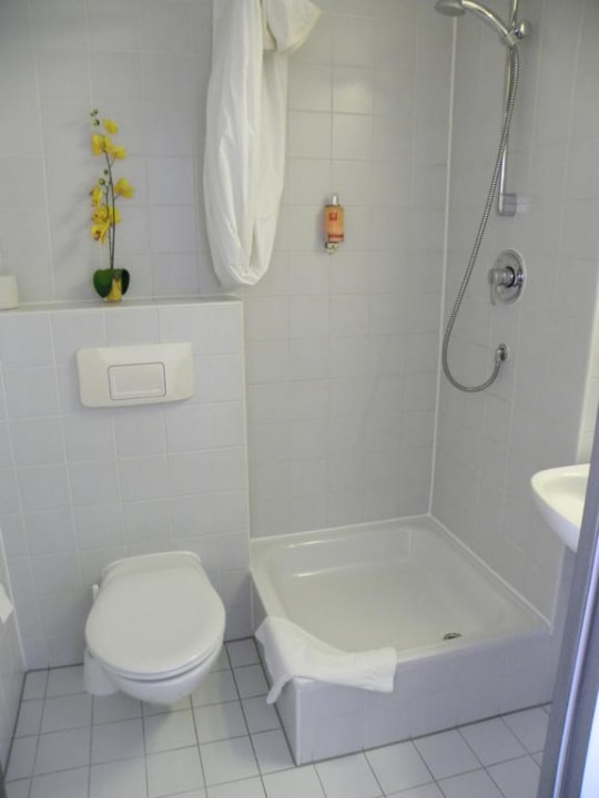 Badezimmer Leonardo Hotel Nürnberg