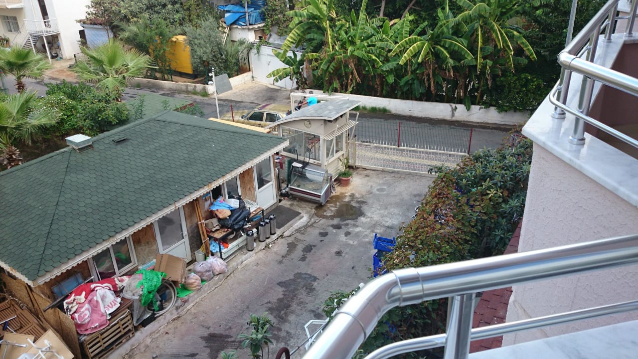 Blick uas dem Nebengebäude vom Balkon Hotel Kahya