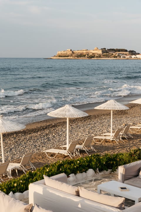 Gastro Petradi Beach Lounge Hotel