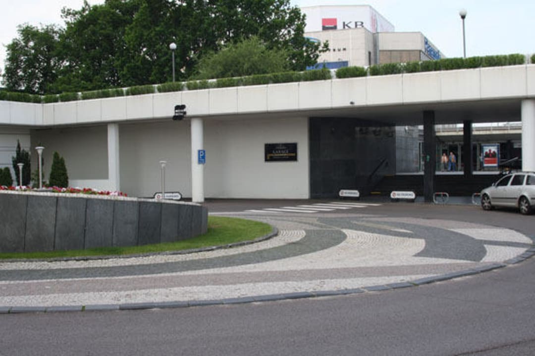 Blick zur Metrostation Vysherad, ca. 75m v. Hotel Grand Hotel Prague Towers