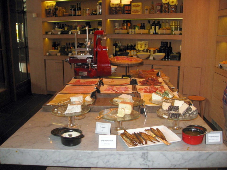 Teil des Frühstücksbüffets (gekühlter Bereich) Hyatt Regency Köln