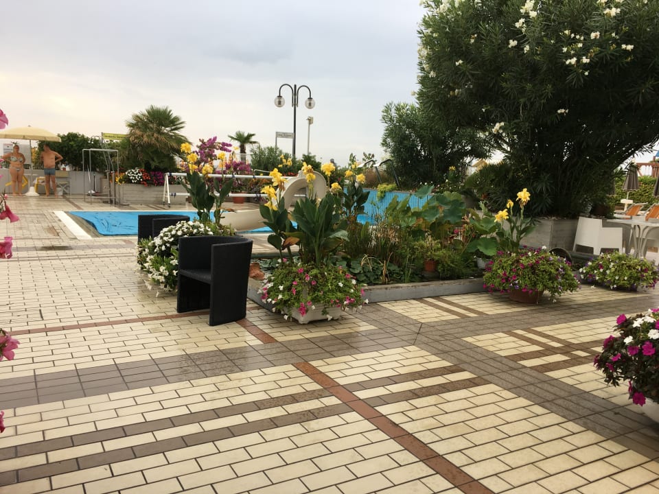 Gartenanlage Hotel Sirenetta