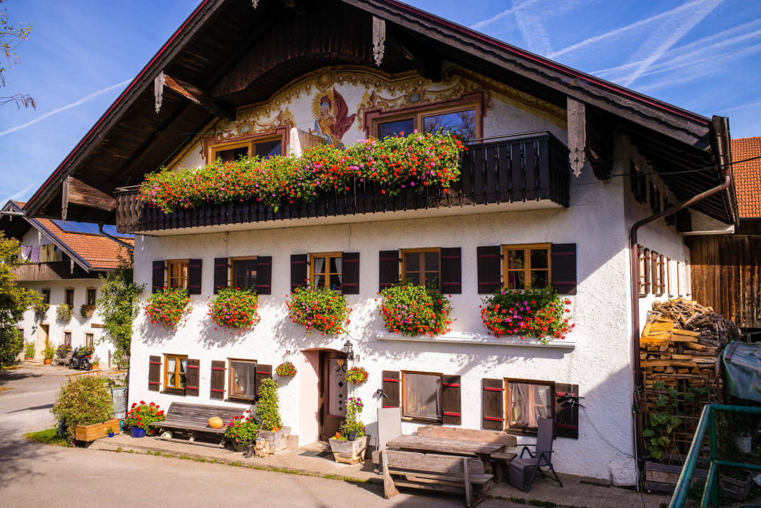 Hofansicht von Vorne Ferienwohnungen Estermannhof