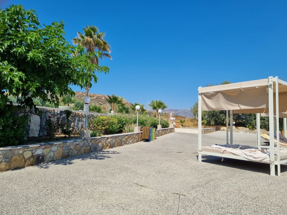 Gartenanlage Grand Blue Beach Hotel