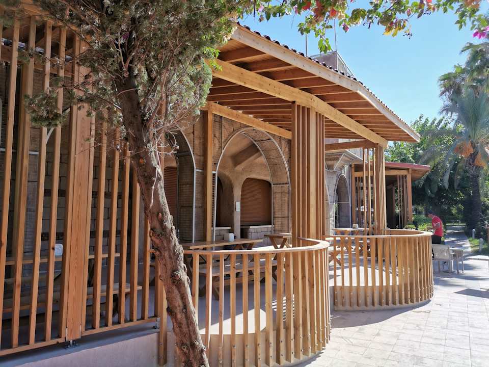 Gastro Saturn Palace Resort Hotel