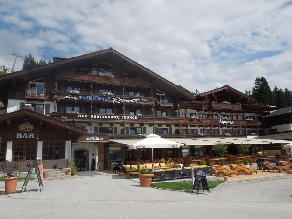 Riesige sonnenterrasse MY ALPENWELT Resort