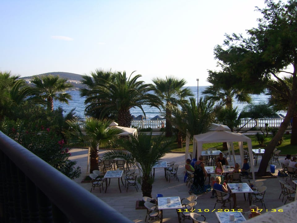 Unterer Snack Bereich Tusan Beach Resort