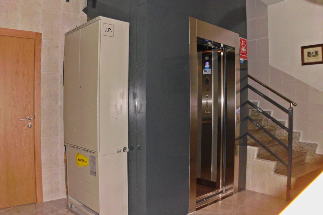 Der neue Fahrstuhl Hostal Villa Cati