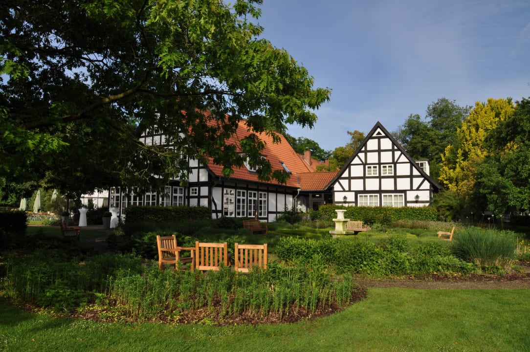 Nebengebäude und Garten Forsthaus Heiligenberg