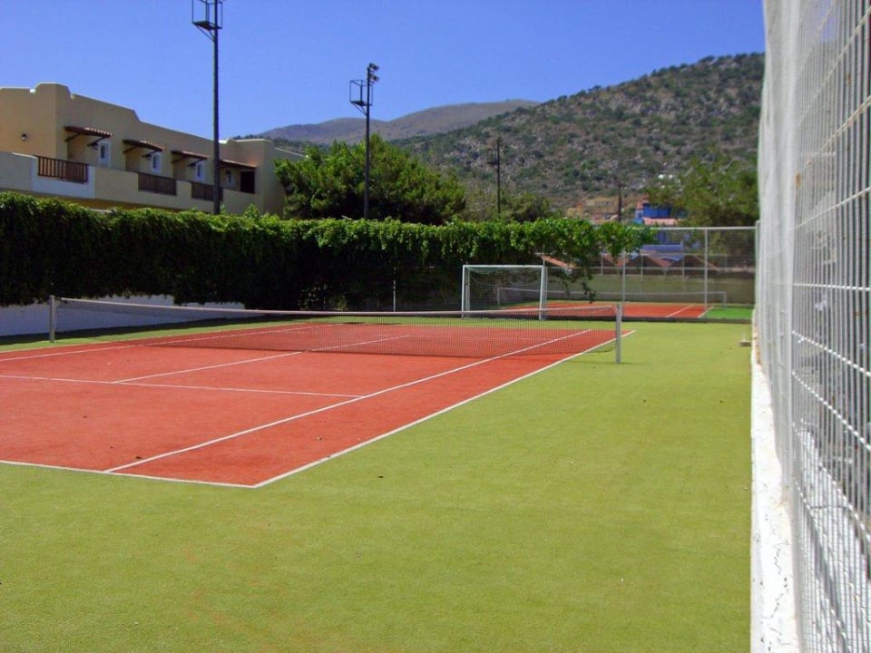 Tennisplatz Alexander Beach Hotel & Village Resort