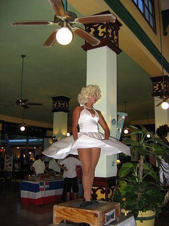 Animation vor der Show Hotel Riu Bambu