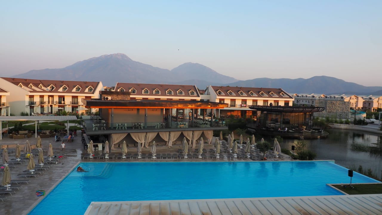 Basen Jiva Beach Resort