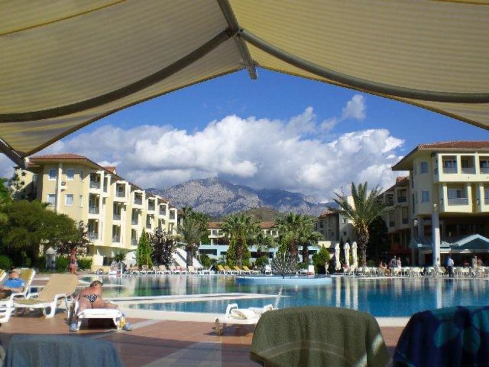 Blick vom Pool aufs Taurusgebirge Le Jardin Resort