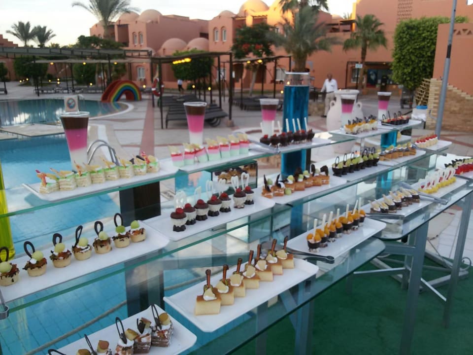 Beim Galadinner  Nachspeisen Jaz Makadi Oasis Resort