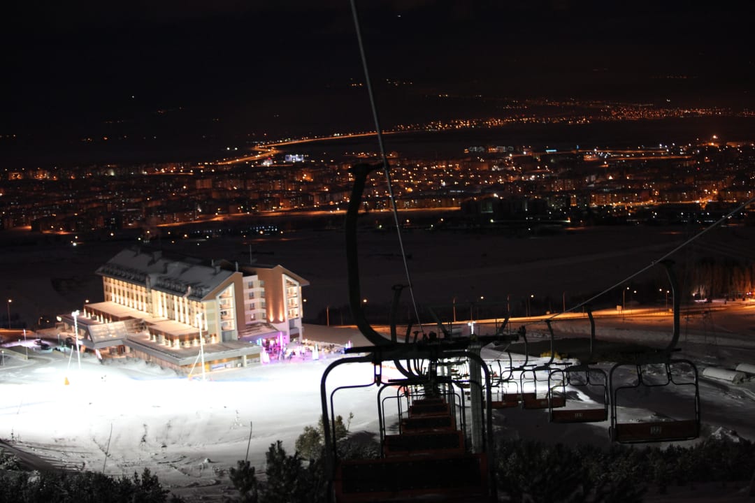 Bei Nacht Xanadu Snow White Hotel