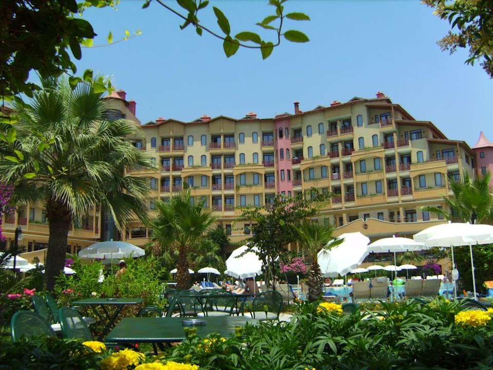 Blick aufs Hotel Bella Resort & Spa