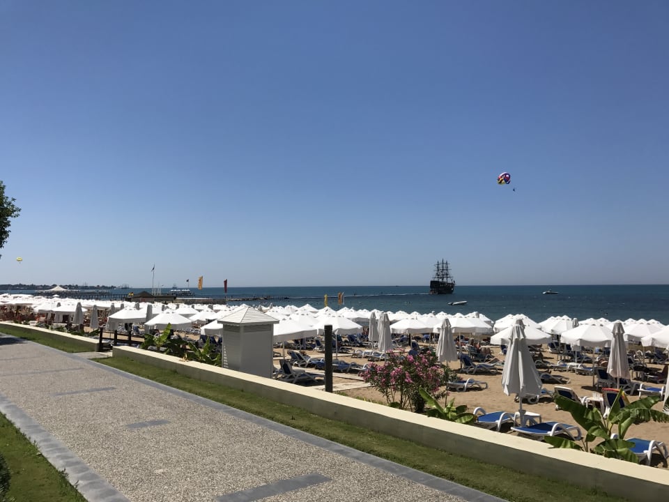 Strand Hotel Grand Side